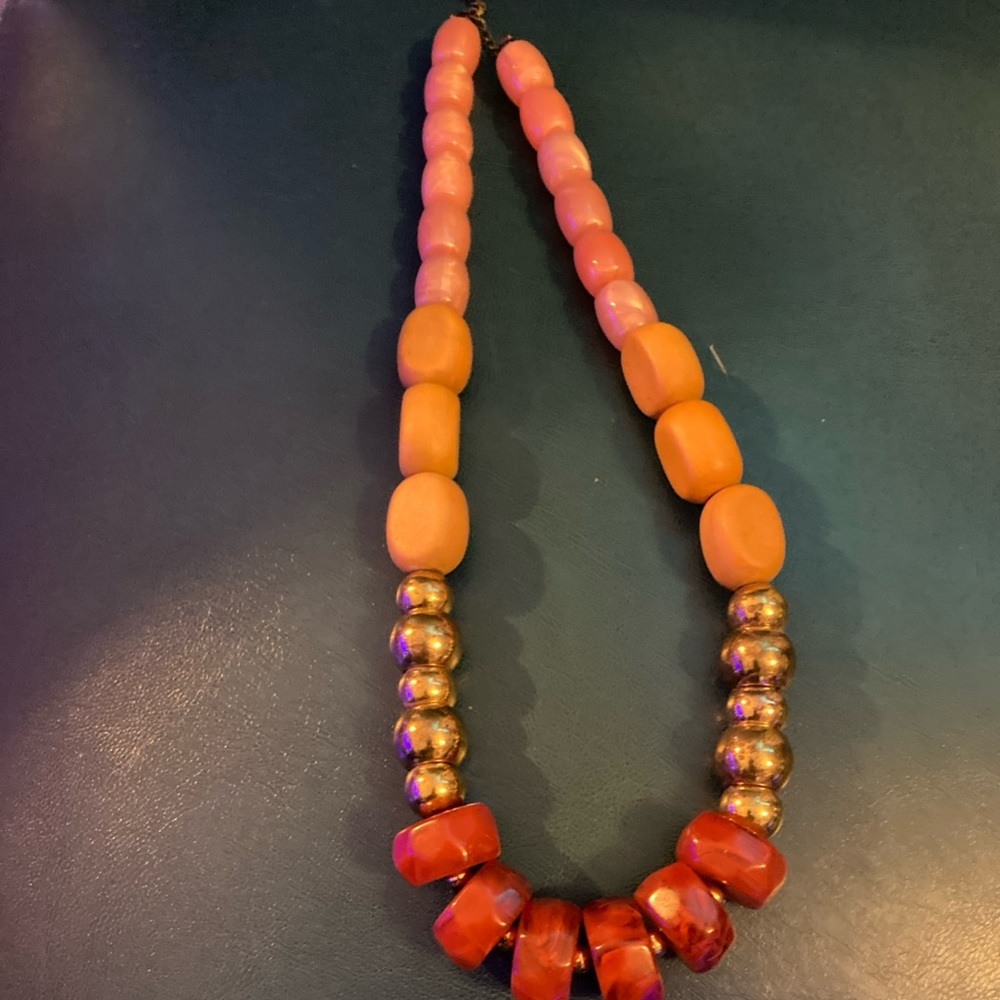 Vintage 11” Graduated Faceted  Lucite & Wood Beaded Necklace With Gold Accent